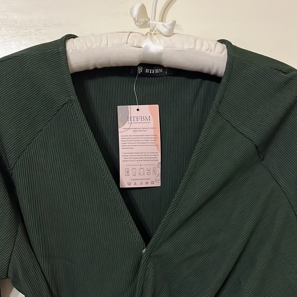 NWT BTFBM army green ribbed long sleeved v neck fashioned wrap dress Large - Picture 2 of 4